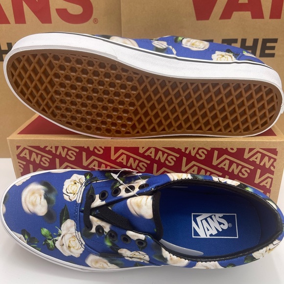 Vans Men’s Era
(Romantic Floral) Lapis Blue Sneakers 
VN0A38FRVP9 - Picture 6 of 16